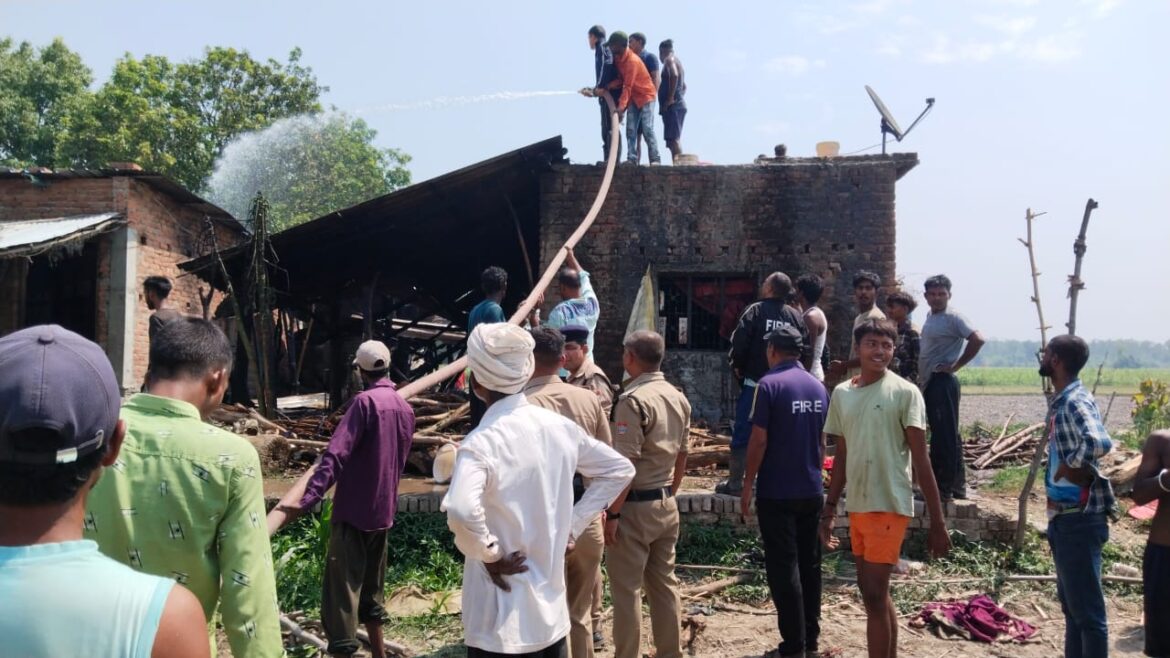 ✍️✍️खटीमा तहसील के अंतर्गत शॉर्ट सर्किट होने से लगी आग, सब कुछ जलकर हुआ राख👉🔥