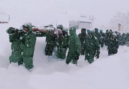 ✍️उत्तराखंड की चमोली में ग्लेशियर टूटने से हुआ बड़ा हादसा देव दूत बनी सेना 👉