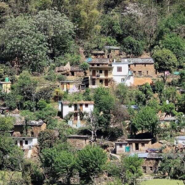 Big breaking ✍️उत्तराखंड में 1500 गांव जन विहीन। बड़ी तादात में हुआ है पलायन👉