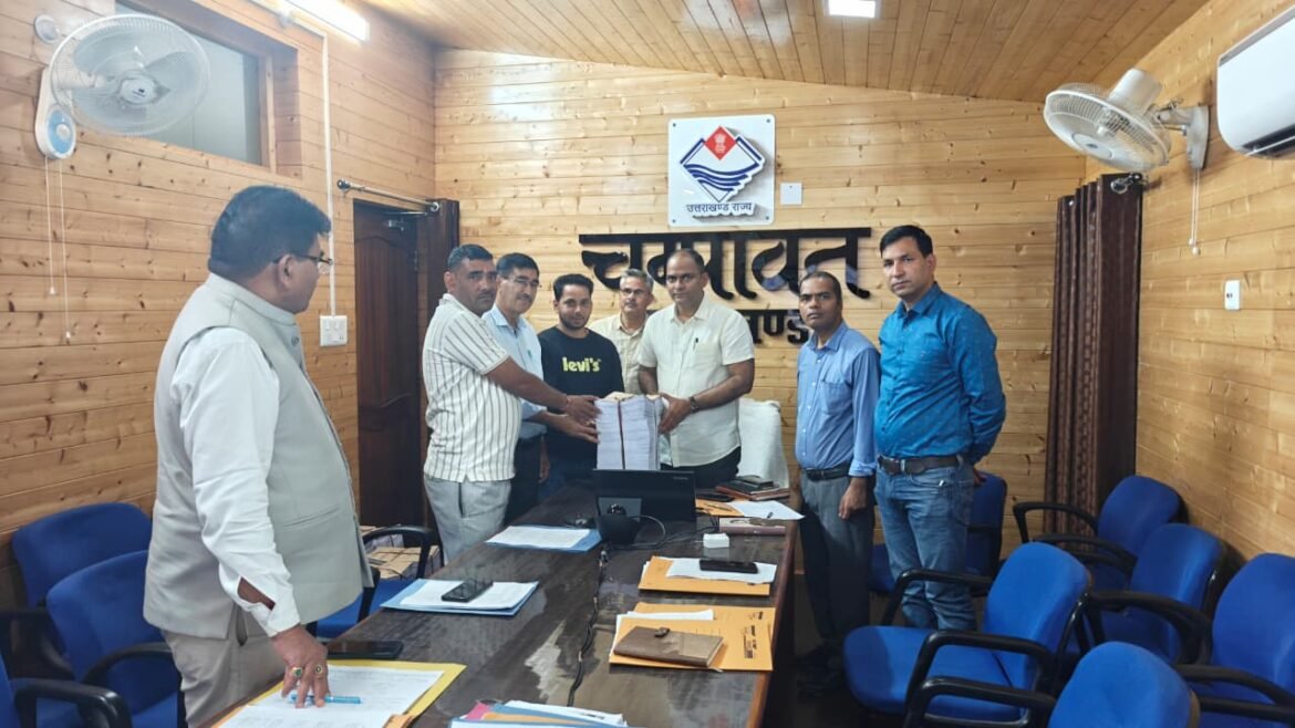 ✍️चम्पावत में विशेष मतदाता सूची पुनरीक्षण अभियान की समीक्षा, 13 अगस्त तक दर्ज होंगे दावे-आपत्तियां👉