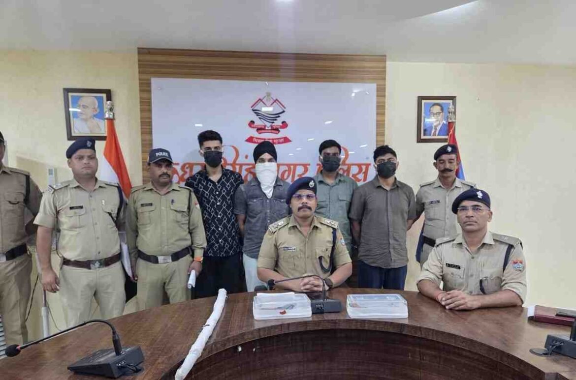 गदरपुर में फायरिंग करने वाले चार आरोपी गिरफ्तार, अवैध हथियार व दो स्कॉर्पियो बरामद