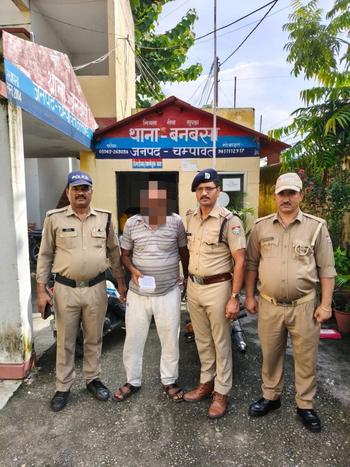 ✍️बनबसा पुलिस की बड़ी कार्रवाई, 24.77 ग्राम स्मैक के साथ बनबसा का सबसे बड़ा ड्रग माफिया हुआ गिरफ्तार नशे के खिलाफ एसपी रेखा यादव की मुहिम को मिल रही मजबूती, ड्रग फ्री चम्पावत की दिशा में पुलिस की लगातार कार्रवाई👉