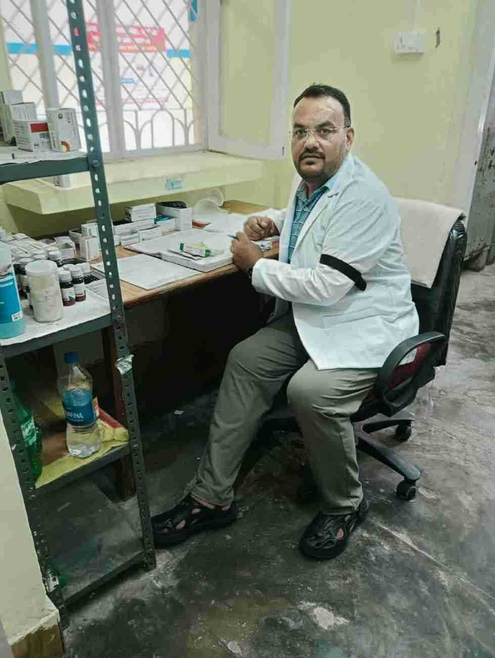 ✍️मांगों के समर्थन में फार्मेसिस्टों ने बांधा काला फीता, विरोध जारी👉
