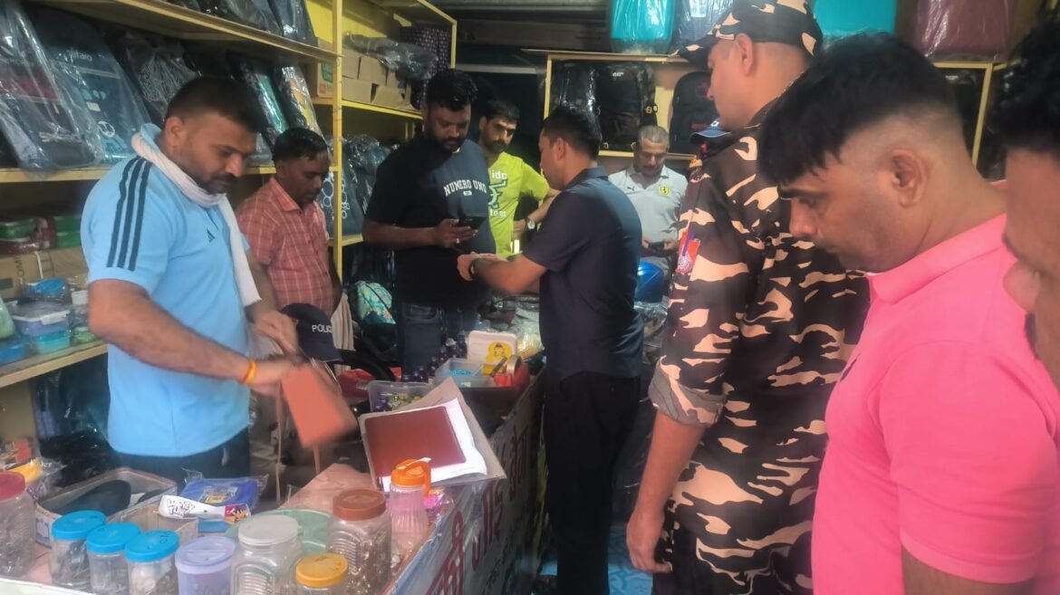 ✍️बनबसा में नशीली दवाओं का जखीरा बरामद, दुकानदार गिरफ्तार  एसएसबी, एसओजी और पुलिस की संयुक्त कार्रवाई; भारतीय-नेपाली मुद्रा भी मिल👉